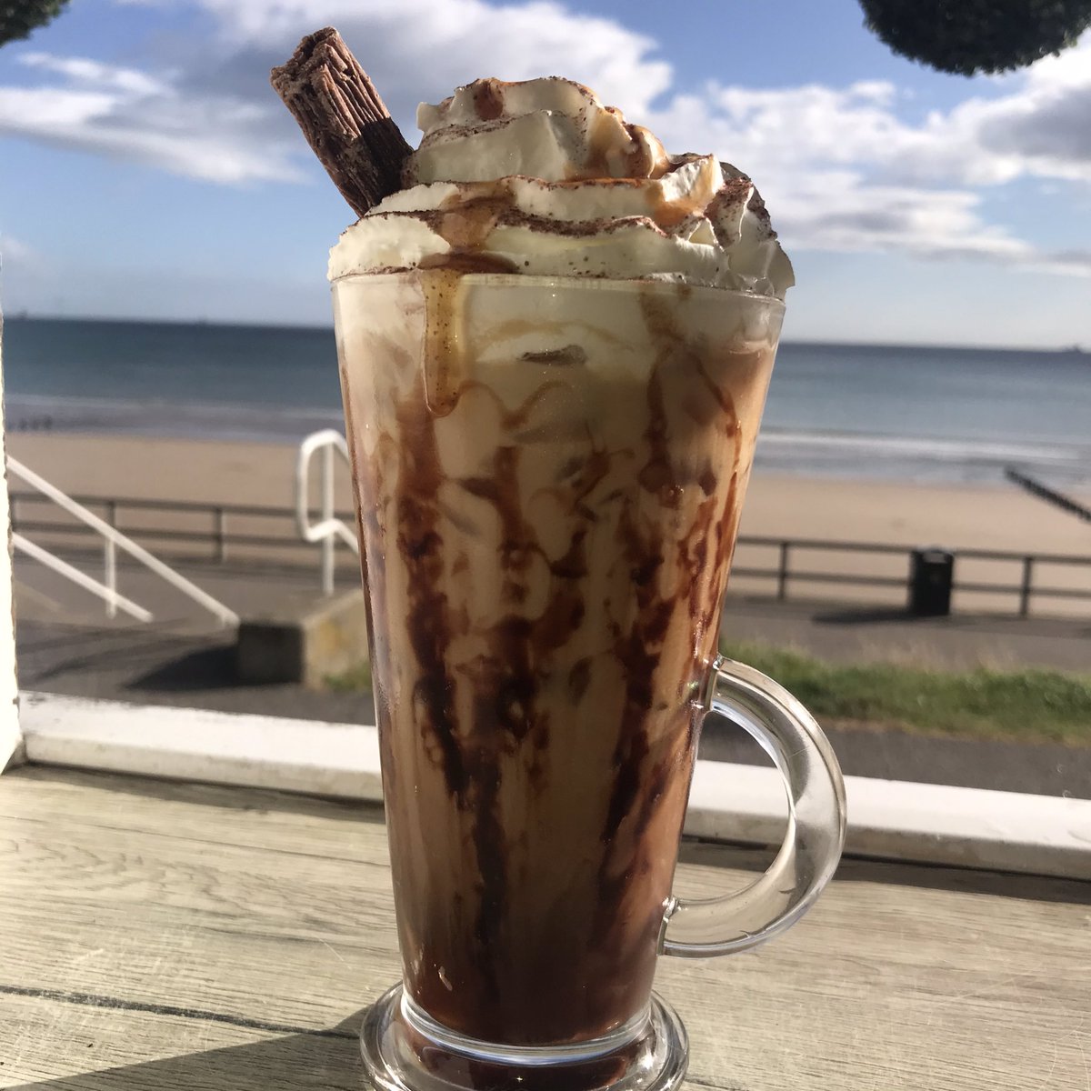 HighlanderBuses's tweet photo. Iced cappuccino anybody? We are open today 🌟 https://t.co/GPZkd7Tq1s