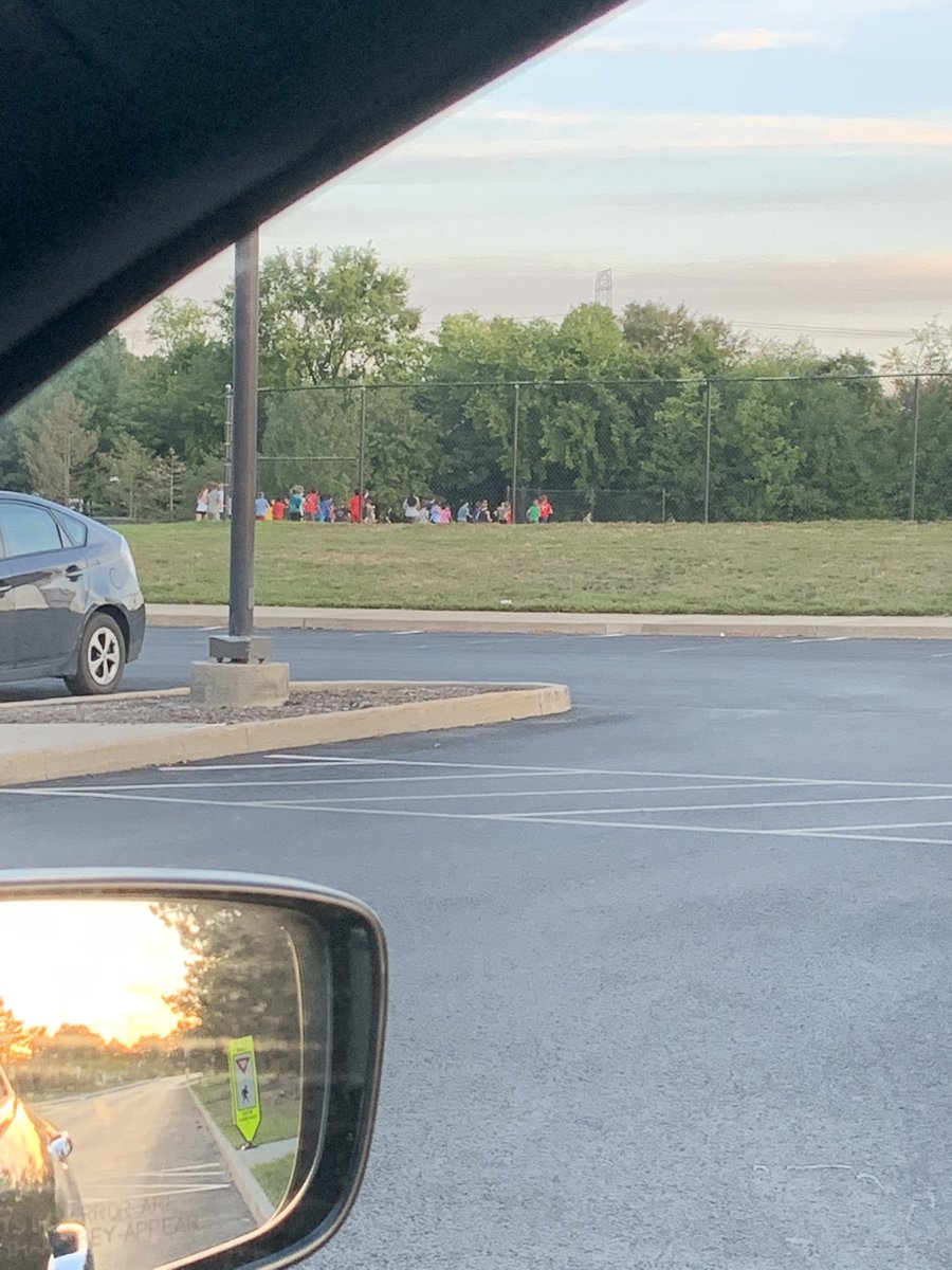 wilkinsaw's tweet photo. Cross country @gmsDCSD @GMSCeltics taking off for a morning run before school. @MissTrivisonno providing extra opportunities for kids to get better. Thank you for your dedication to our student athletes! #HOME https://t.co/rYVj7ArN52