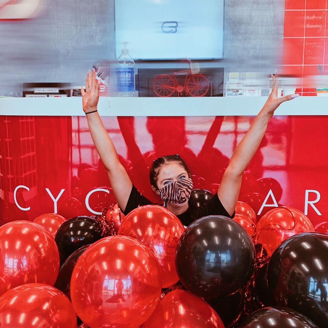 cb_davie's tweet photo. (9/4) Cheers to the freakin' weekend!
.
.
.
.
. 
#cbfam #cyclebar #cyclestar #cbcommunity #cbstrong #weriseasone #moreofyou #yourjourneystartshere #werideasone #masterinstructor #ridetothebeat #indoorcycling #fitness #youbelonghere #unitedbythebeat #fueledbytheride #premiumindoor https://t.co/GB7xx1Ob7r