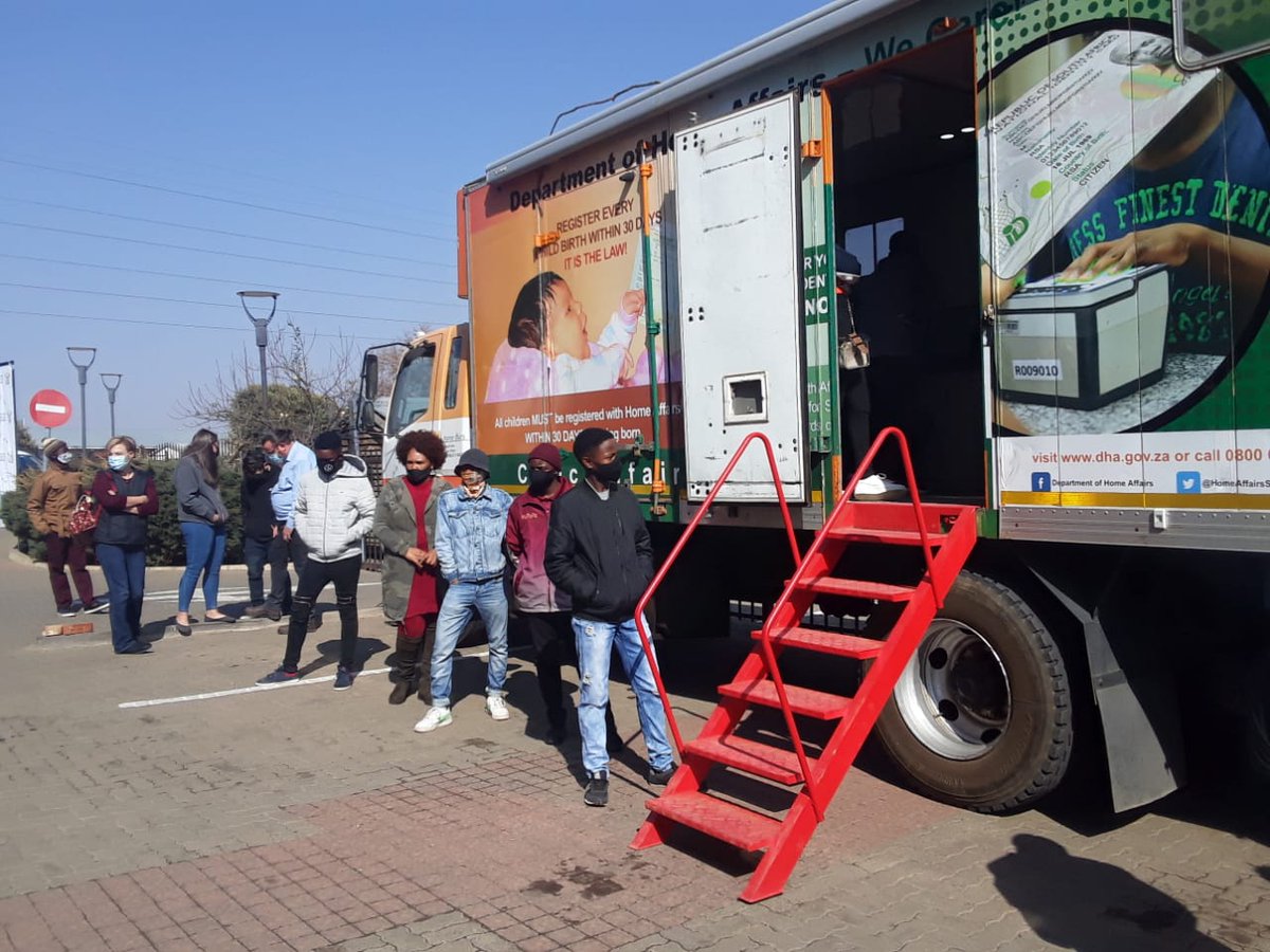 HomeAffairsSA's tweet photo. Deputy Minister Njabulo Nzuza and @DBE_SA are in Mangaung, Free State to facilitate the roll-out of the #SmartIDCard campaign. If you’re in matric, make sure you apply #SmartID4Matrics @GCISMedia @SAgovnews https://t.co/IUxujL81I1