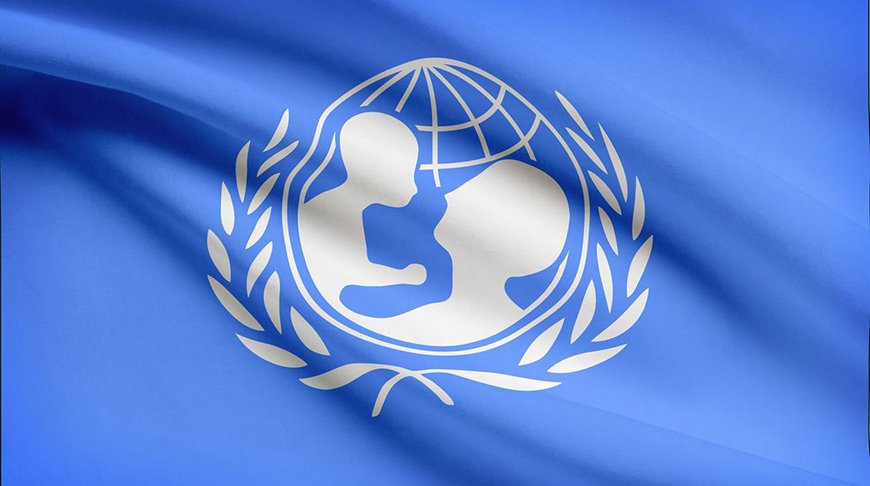 Юнисеф это международная организация. 11 декабря 1946 года основан детский фонд оон юнисеф. Детский фонд оон юнисеф. Юнисеф 1946. Юнисеф символика.