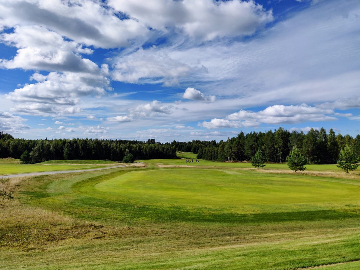 Revontulen kenttä on loistokunnossa!

Tervetuloa.

#RevontuliGolf #GolfFI  #Hankasalmi #RevontuliFI