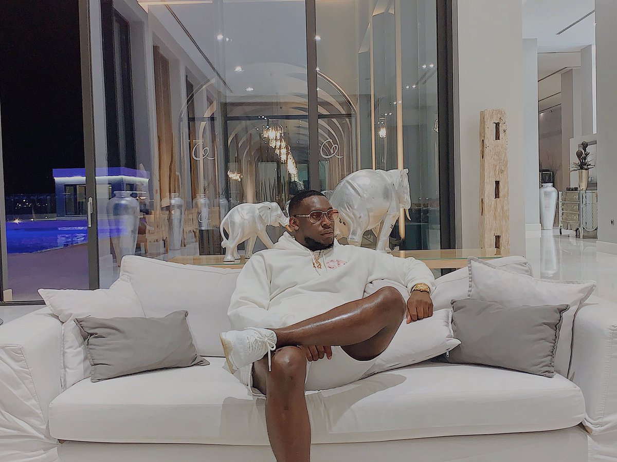 H_Moneda's tweet image. Insta saw it 1st