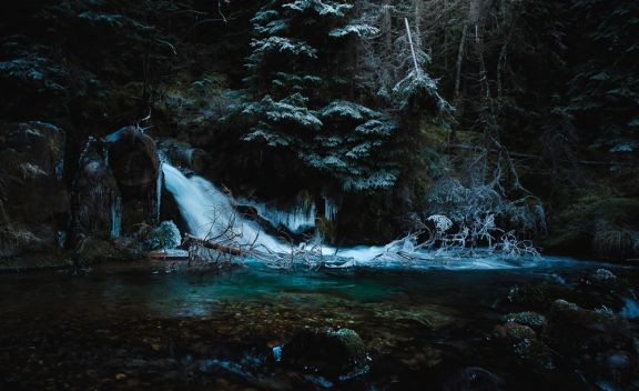 NIFLHEIM; REALM OF ICE AND MISTDirect opposite of Muspelheim, it was the oldest of the nine realms and is where all life began. It is here that Hvergelmir springs. Hvergrlmir(second image) is one of the pools that feeds the roots of Yggdrasil.