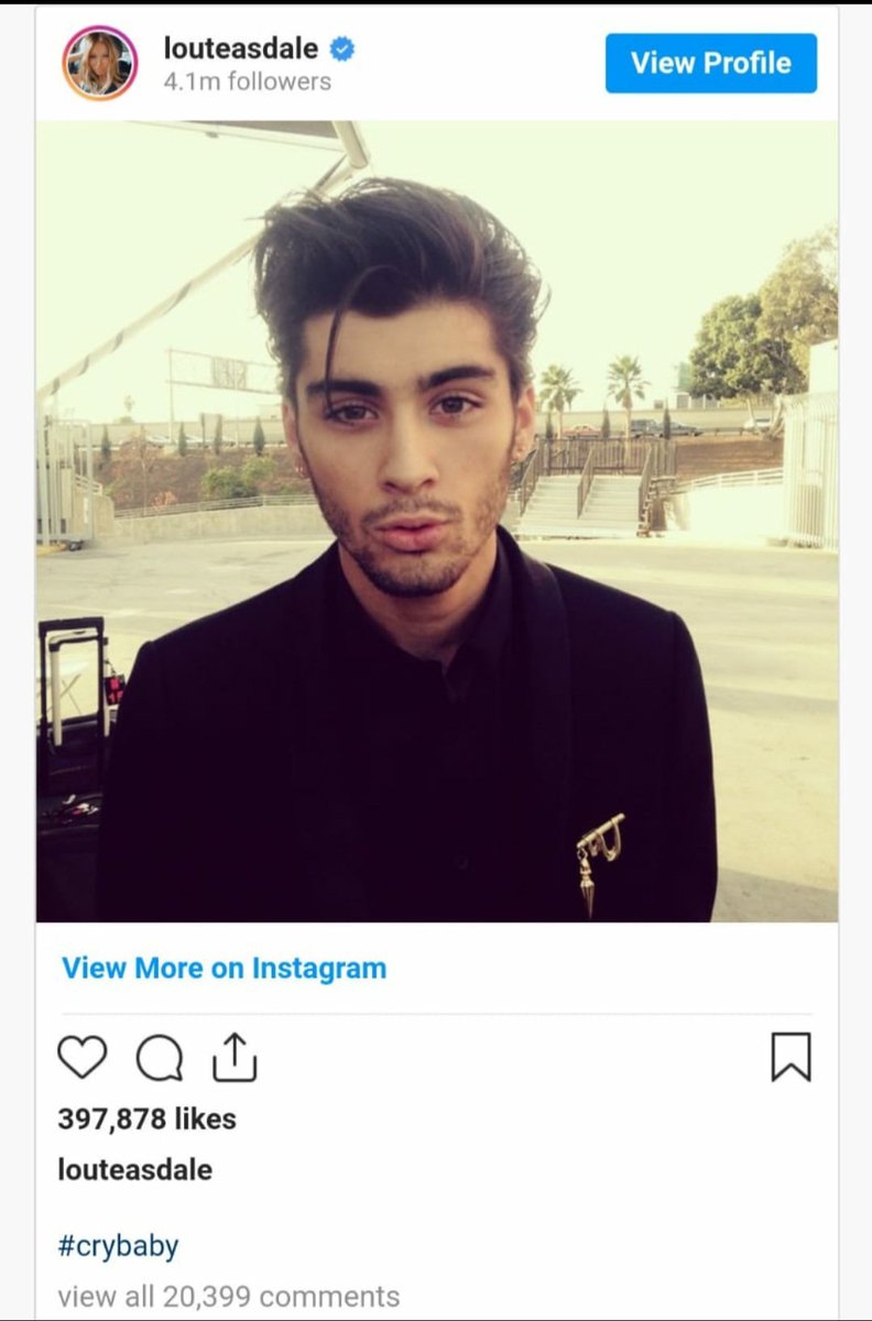 2014:  #ZaynMalik sports his  #CryBaby Haircut at American music awards  #Zayn on  #JohnnyDepp:"Some of our fans get so excited or nervous when they meet us and that's how I was at the thought of being with Johnny.But instead of lapping it up and enjoying it, I ran the other way"