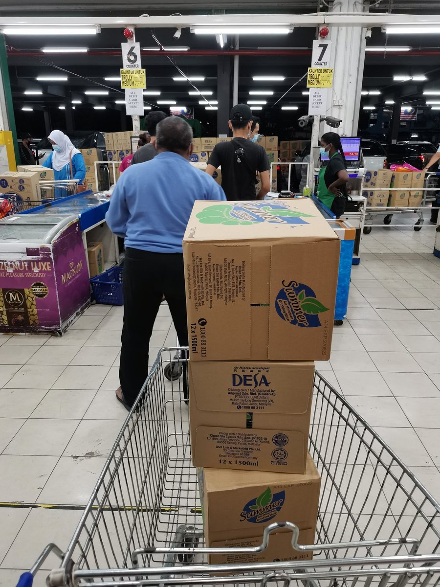 Puterinuranisa's tweet image. Crazyyy #waterdisruption situationnn