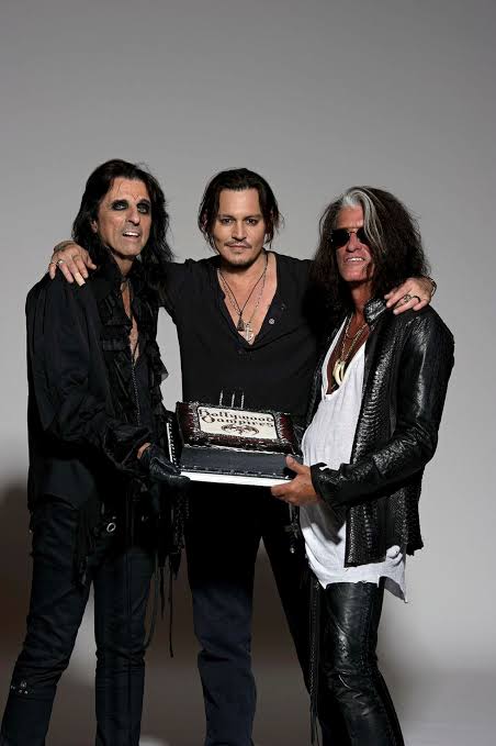 2020:  #AliceCooper wants  #JohnnyDepp to play him in a biopic "And I think that it would make a great movie,myself. And if Johnny Depp were just better looking, he could play me"
