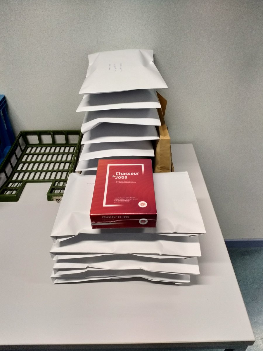 Brtnnc's tweet photo. Aujourd'hui en mode "facteur" pour envoyer nos Jeux SFC 😀
Si la problématique vous intéresse n'hésitez pas à rejoindre notre MOOC SFC qui début le 14/09.
#JeuSFC #MOOCSFC #formaform https://t.co/4nbe1lud3Q
