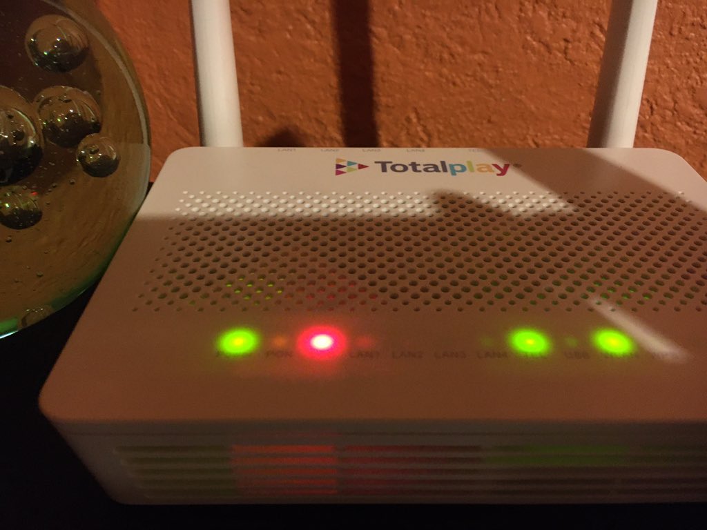 Susajimenez's tweet photo. @TotalplayAyuda no tengo internet, no puedo trabajar. Me urge https://t.co/Ny6K2vAoq7