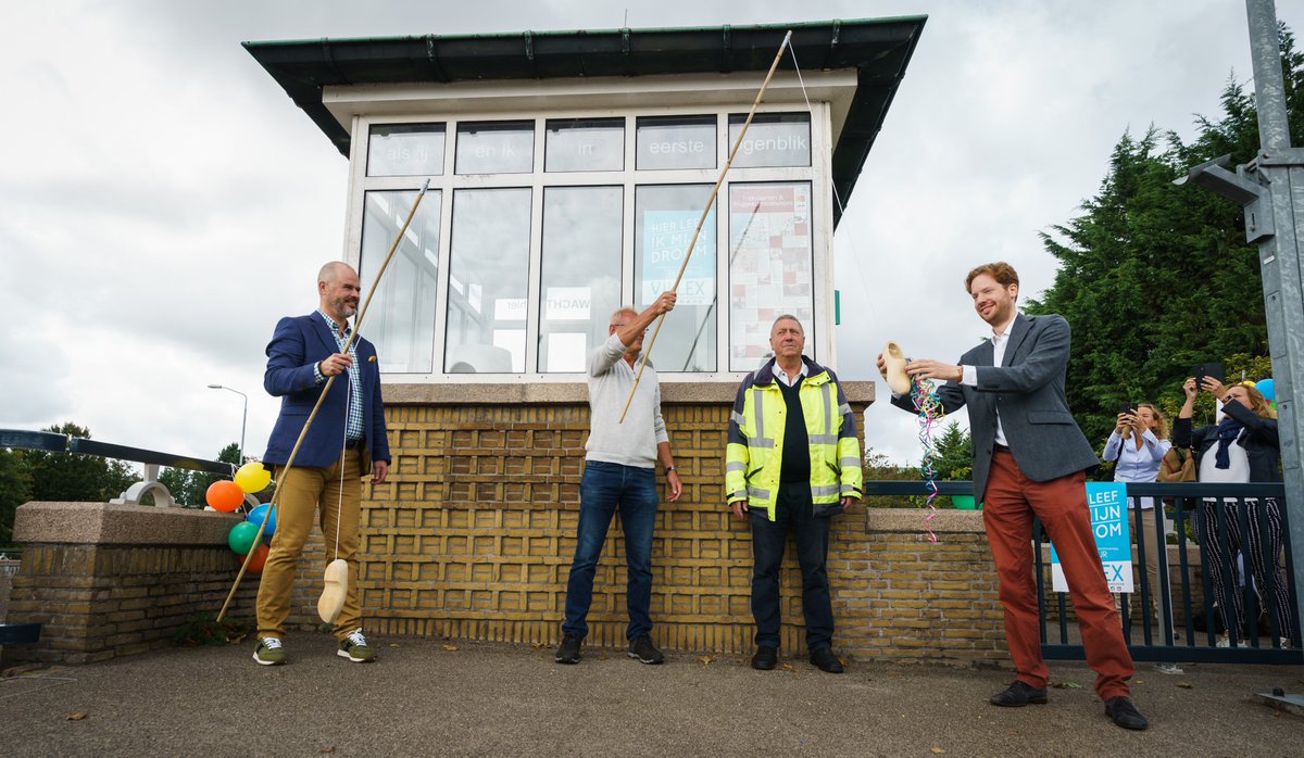 zuid_holland's tweet photo. Provincie wil 23 brugwachtershuisjes nieuw leven in blazen. Lees hier meer: https://t.co/IAH2fNad4P #OudeTolbrug #Voorburg @floorvermeulen @Gemeente_LV https://t.co/zCqy1SlEUb