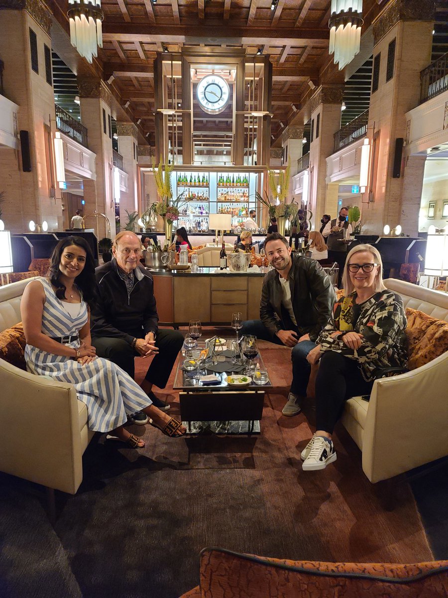 manjitminhas's tweet photo. Great night drinking Artingstall's Martini's with my fellow Dragons Jim, Arlene and Lane at the Fairmont Royal York Clockwork Bar!
#openforbusiness #artingstallsmartini #fairmontroyalyork #clockworkbar https://t.co/JiednPpydn