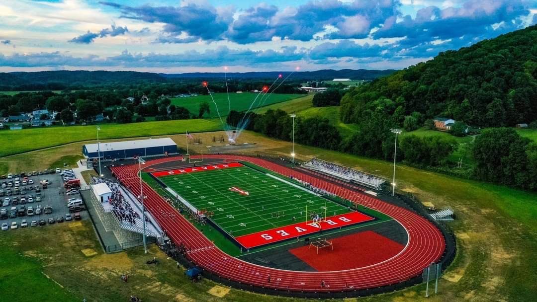 stark_glass's tweet photo. Photo credit by Beaver Constructors. Stark Glass was a part of this project @ Indians Valley school. The Braves won their home opener. Go Braves. #indianvalleyschools #starkglassenterprisesinc #beaverconstructors https://t.co/qcO6fijCTZ