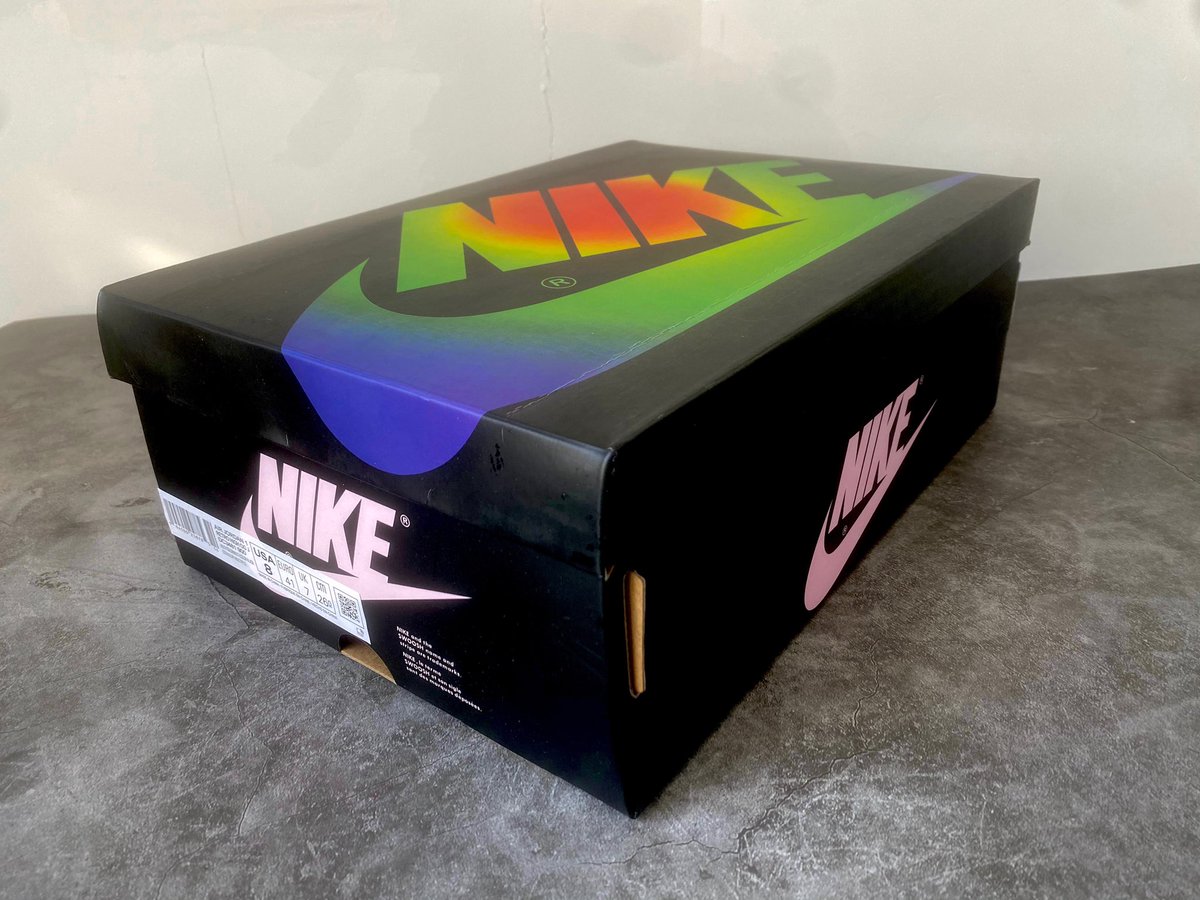 MrUnloved1s's tweet photo. Soon!! S/o zsneakerheadz
•
J Balvin x Air Jordan 1 High OG
Color: Multi-Color/Black-Pink Foam-Multi-Color
Style Code: DC3481-900
Release Date: Holiday 2020 https://t.co/y0mdJFtEDE