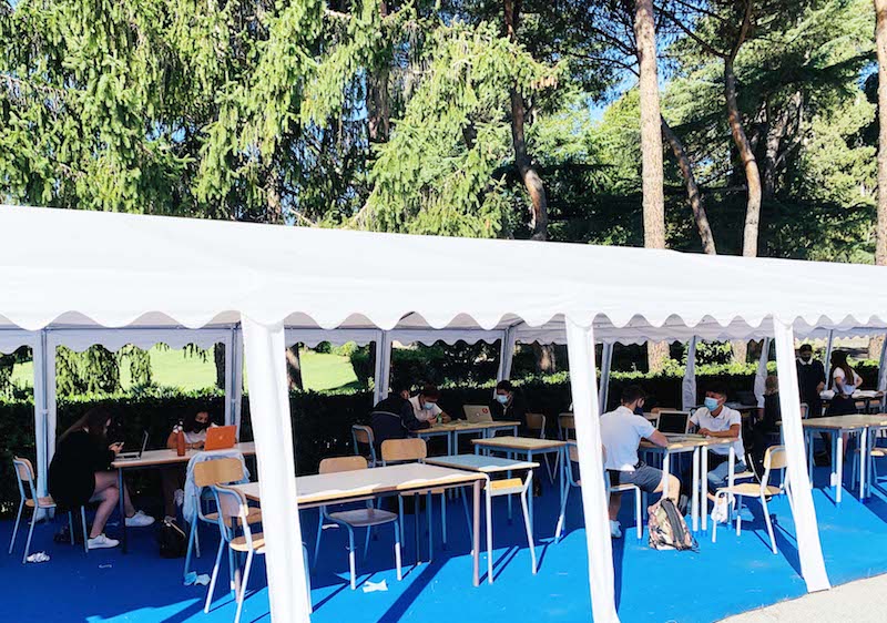 Adjusting to new learning routines as we take every safeguarding precaution to mitigate risks...and 🙏for the wonderful outdoor spaces which allow for effective social distancing. #marymountrome