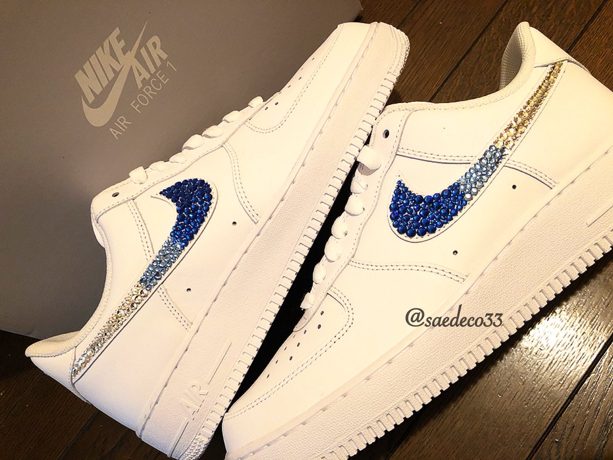 saeyan33's tweet photo. スニーカーデコだけ再開します💎
何のスニーカーでも大丈夫です！
気になる事あればDMください💕 https://t.co/16jjznPpjY
