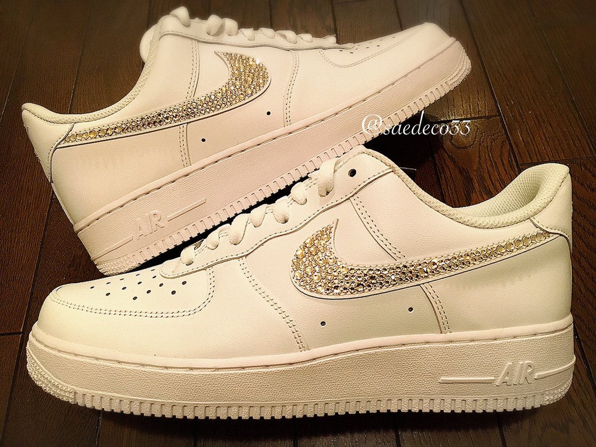 saeyan33's tweet photo. スニーカーデコだけ再開します💎
何のスニーカーでも大丈夫です！
気になる事あればDMください💕 https://t.co/16jjznPpjY
