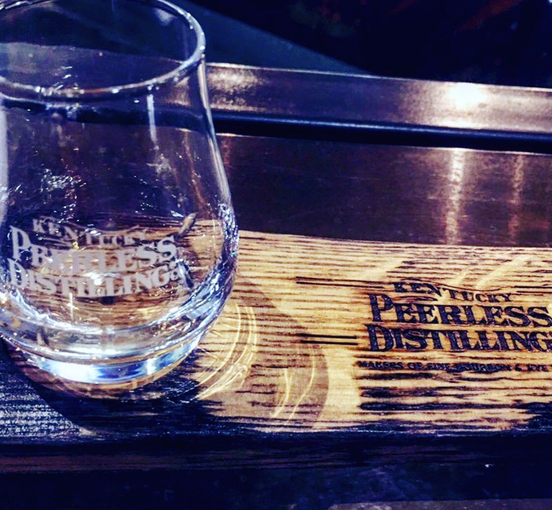 laurabagley4's tweet image. Here’s to the weekend and #Derby2020 #LaborDayWeekend 🐎🍹