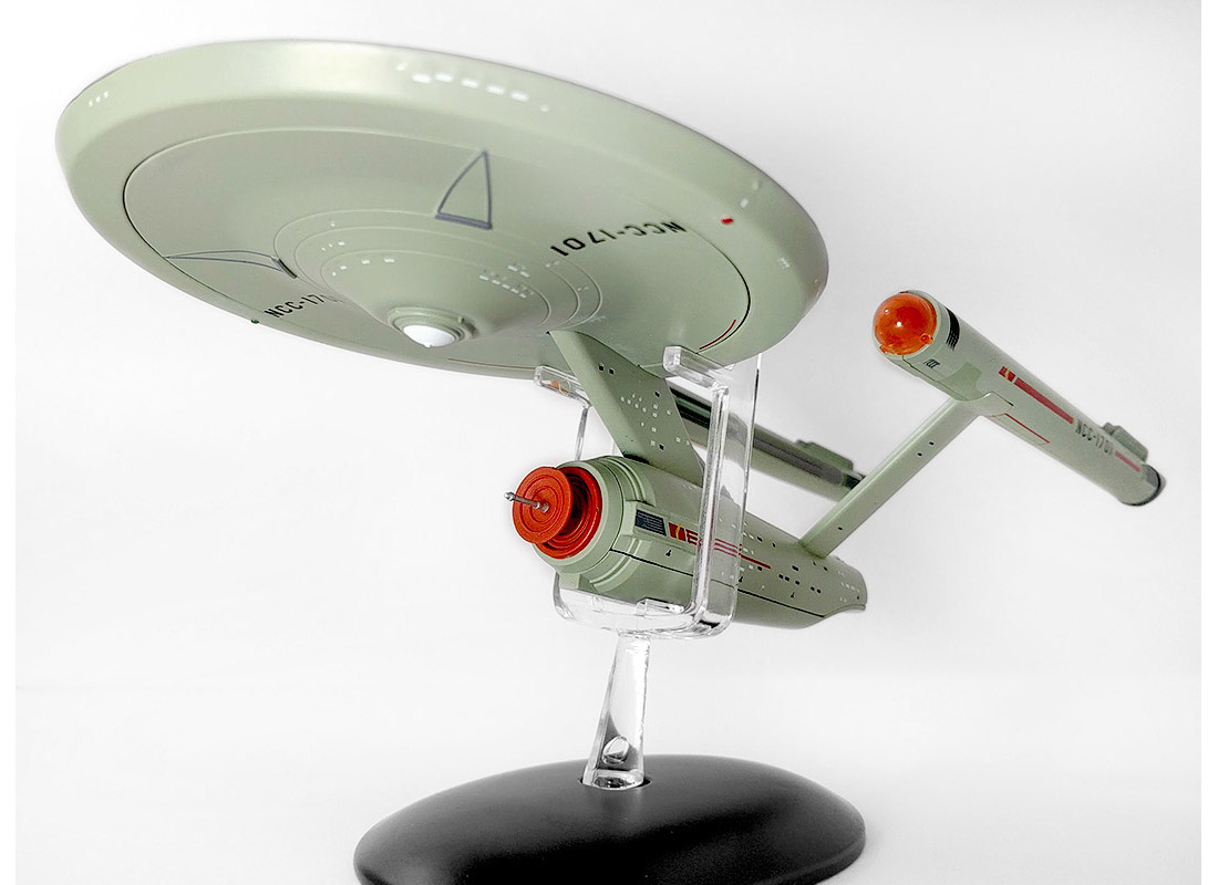 inglorioustrek's tweet photo. YOU BROKE YOUR LITTLE SHIP: This week on @inglorioustrek, it's the head of @HeroCollector_ @BenCSRobinson talking about the amazing #StarTrek ship replica line from @eaglemoss as well as the history of Trek journalism and more on another "fascinating" episode. https://t.co/W6BBqCPeVP
