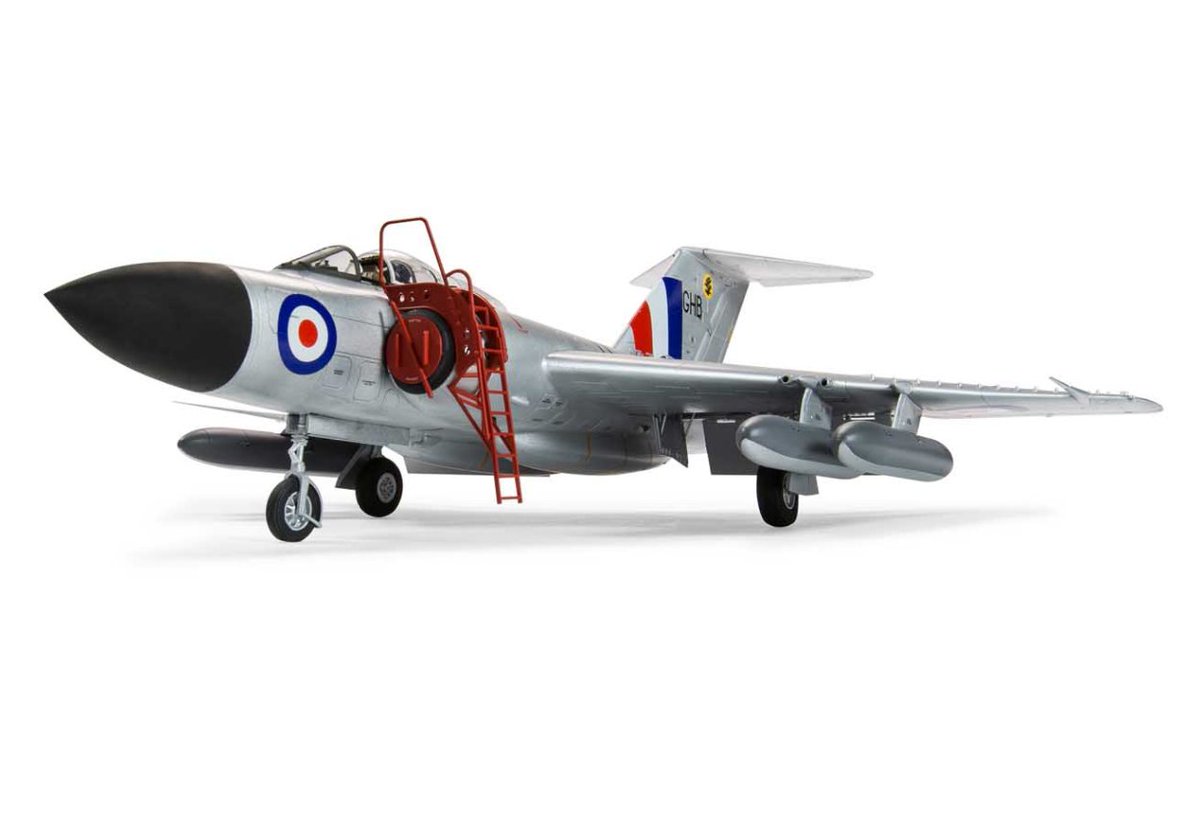 Airfix's tweet photo. The latest Workbench blog titled 'What Colour Is Your Spitfire?' talks about all things Spitfire!
https://t.co/AeJEfufNV6
#officialairfix #airfix #airfixblog #airfixmodels #airfixkits #blog #workbench #airfixworkbench #spitfire #aircraft #fighter https://t.co/Auu0dsrt1V