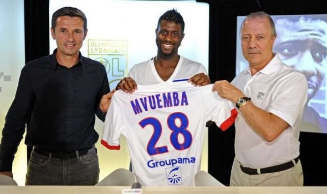 Arnold_Mvuemba's tweet photo. 8 ans déjà... L’@OL, des souvenirs qui resteront à jamais gravés dans ma mémoire et mon cœur ❤️💙 #TeamOL https://t.co/BT3TGTAfe2