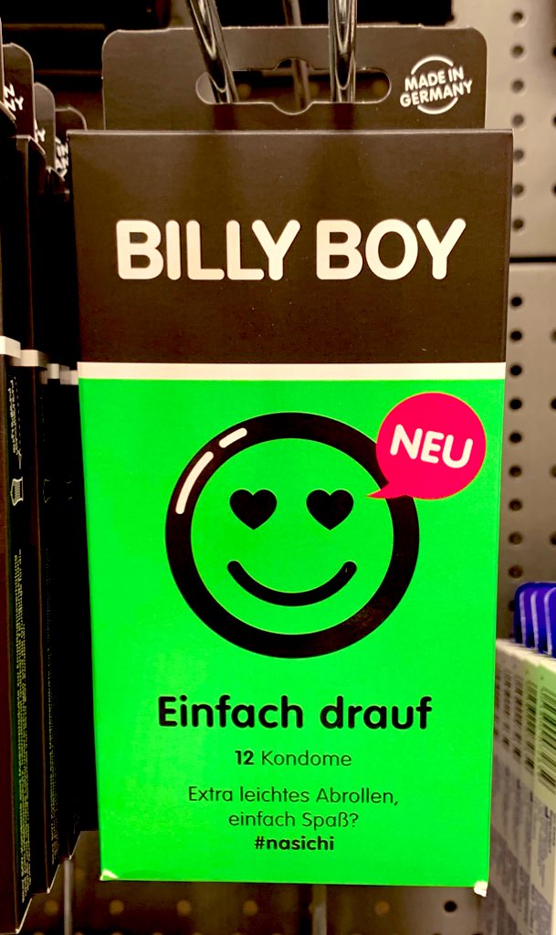 SimoneBoudoir's tweet photo. Ok, aber kuscheln und knutschen geht schon noch klar, oder?! 🥺 #Druffdruffdruff https://t.co/r5HCMcddZO