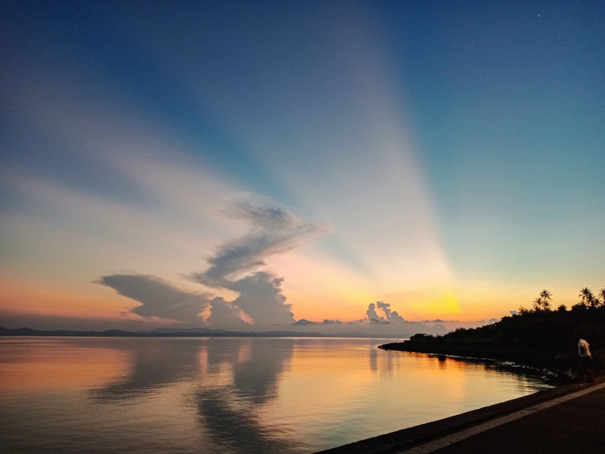 MisterSinBad's tweet photo. "I won't go to my grave, until a difference is made," Searching for a way to escape the madness, a dire need for change as we fight for better days," - #sunrise #OLNband
#legazpicity https://t.co/DgorO5YZlq