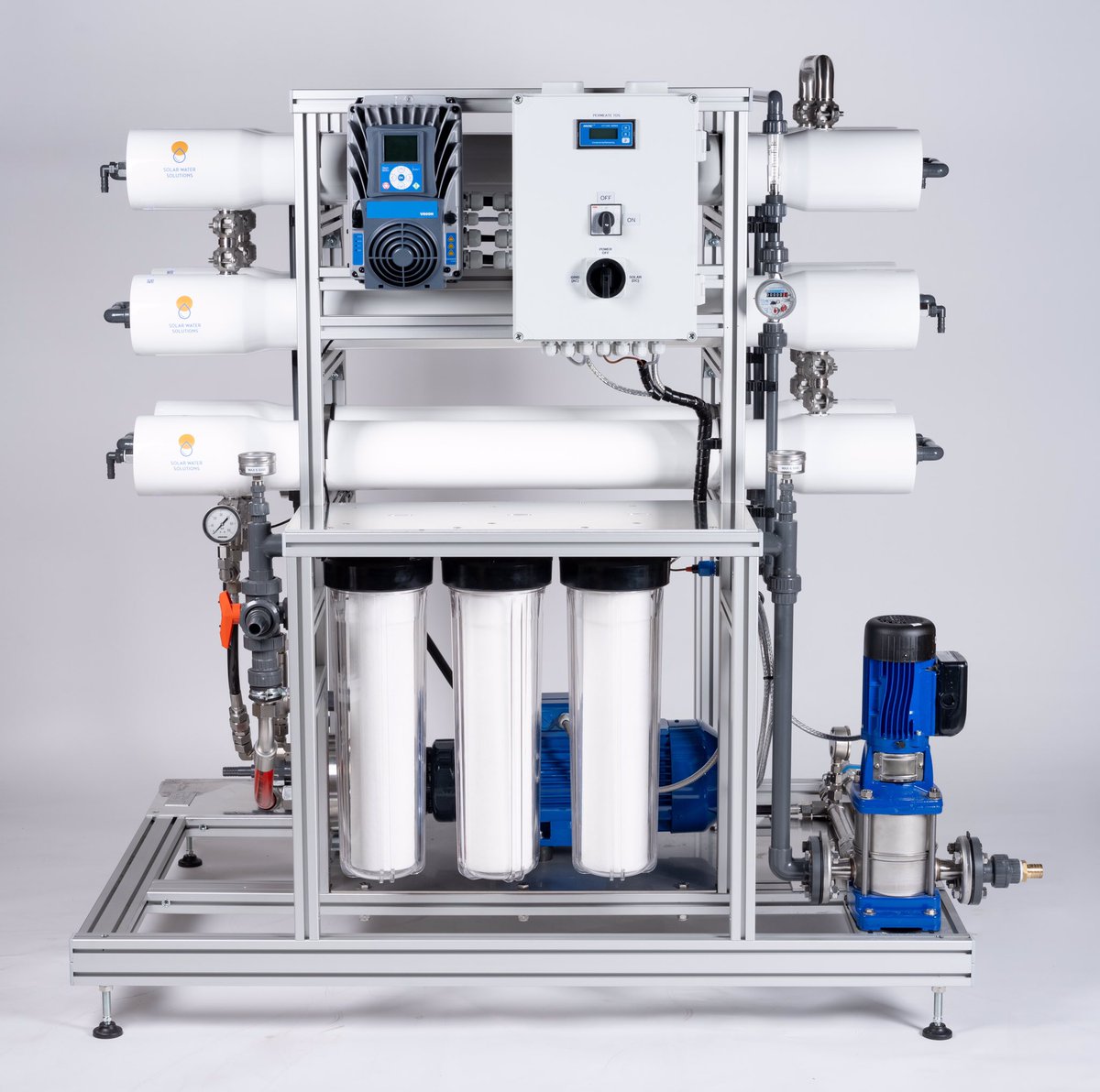 SolarWaterSolut's tweet photo. Maximum performance for use in harsh environments 👊. Our updated SolarRO saltwater system is equipped with highly advanced control capabilities suitable for decentralized off-grid locations. ✅ easy usability ✅ dependability w/ VACON® ✅ @Danfoss @DanfossDrives #WeRunOnSolar https://t.co/lN7wYKzY2X