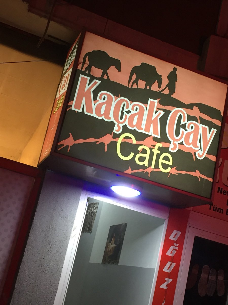 EdizSefa's tweet photo. Aşkım arkadaşlarla kafedeyim, çıkınca arayacam. Valla kız yok. https://t.co/PLqQeeFAxB