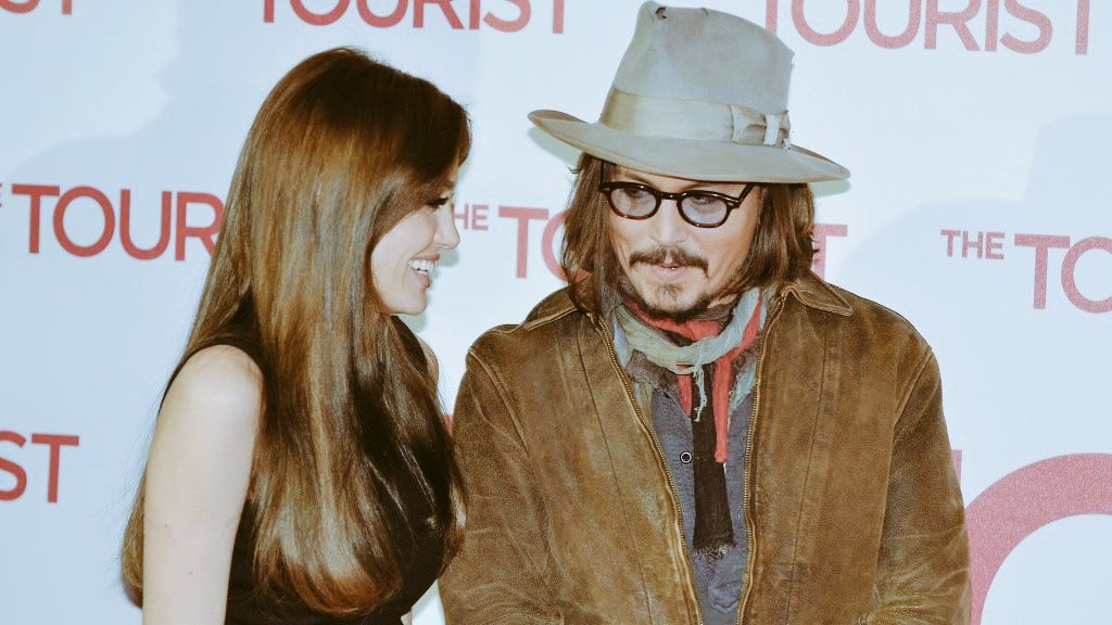  #AngelinaJolie on  #JohnnyDepp "I practically grew up with him and had such a crush on him in  #EdwardScissorhands" #TheTourist (2010 film)