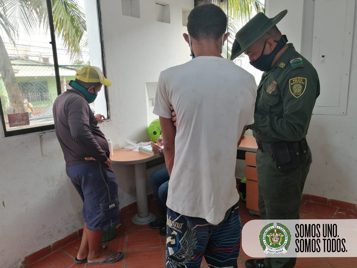 ProteccionPonal's tweet photo. 🚨👮🏼‍♂️ ¡Los capturamos! 👏

➤ Luego de conocer el vídeo a través de redes sociales donde dos hombres que se movilizaban en una moto arrastraron un 🐶 atado a una cuerda por la vía de #Arjona #Bolívar, logramos presentar a las autoridades estás personas para su judicialización. https://t.co/t5o8I84z85