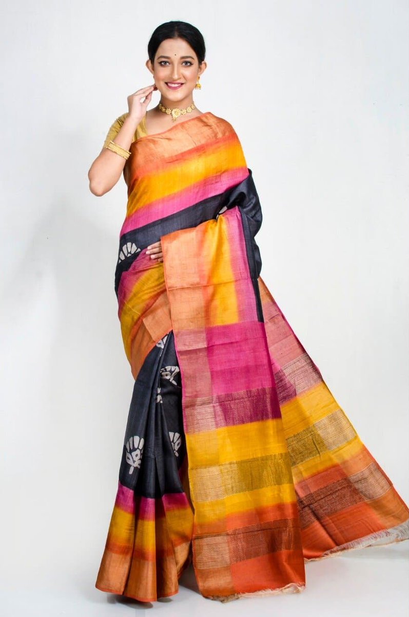paarijaatham's tweet photo. The lovely designs handpainted with perfection by skilled artsmen on pure tussar fabric is now available only at https://t.co/HwhqBWnEFV. #sarees #pjpaarijaatham #trendycollections #Tussar #tussarsilk https://t.co/usQic2b4Py