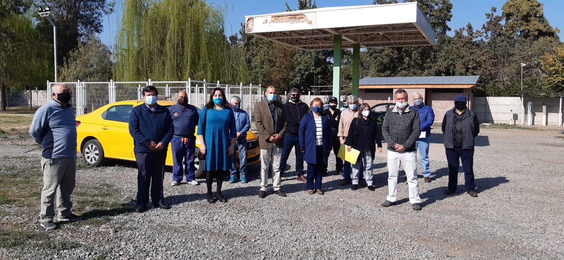 core_rodriguez's tweet photo. #CoreRodríguez Estuvimos este jueves presente en la firma de convenio 'renueva tu colectivo" en el "Terminal O'higgins"de la línea 9 urbana de Los Andes, que benefició 38 transportistas. El Programa del CORE Renueva tu Colectivo aportó $3.000 millones este año. 
#siemprecontigo https://t.co/V51znLbnq6