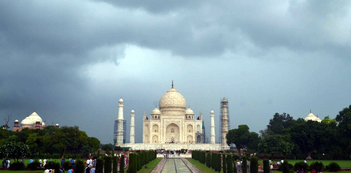 ians_india's tweet photo. Members of '#RiverConnect' campaign who met at the Etmauddaula Viewpoint Park on Friday afternoon, asked the #YogiAdityanath govt in #UttarPradesh to take measures to save the dying Yamuna, the lifeline of Agra with 3 world heritage monuments &amp;several other architectural marvels. https://t.co/UTkDf2HAV9