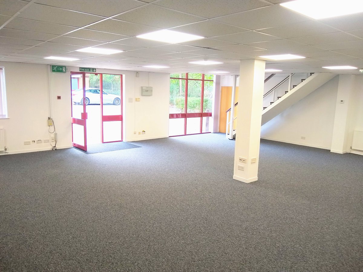 VailWilliams's tweet photo. Now Available: Unit 13 #WellingtonBusinessPark 1,580 sq ft. #Crowthorne #ToLet #ForSale #Office #Offices #VailWilliams #VisiblyDifferent https://t.co/9E1evfF0cD https://t.co/b1OHkGrgGh