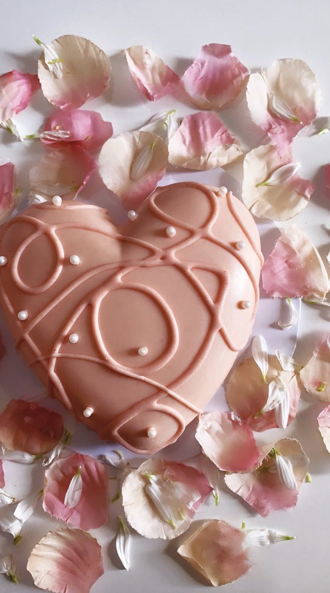 Baking__room's tweet photo. Suprise Smashcake Giveaway on Instagram https://t.co/KyQYBGuXmR

#GiveawayAlert #surpriseinside #chocolate #maldives https://t.co/FWGYTw6gm7