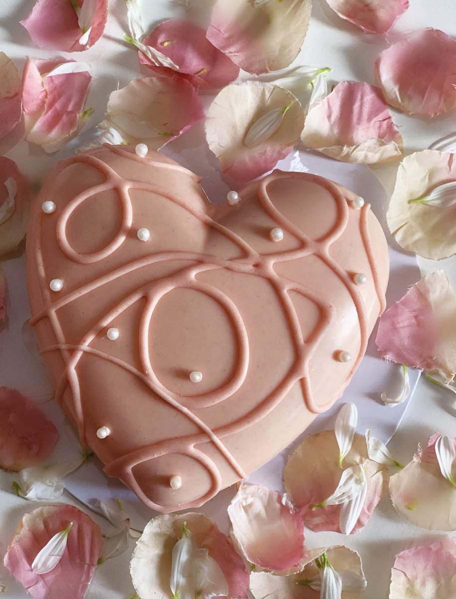 Baking__room's tweet photo. Suprise Smashcake Giveaway on Instagram https://t.co/KyQYBGuXmR

#GiveawayAlert #surpriseinside #chocolate #maldives https://t.co/FWGYTw6gm7