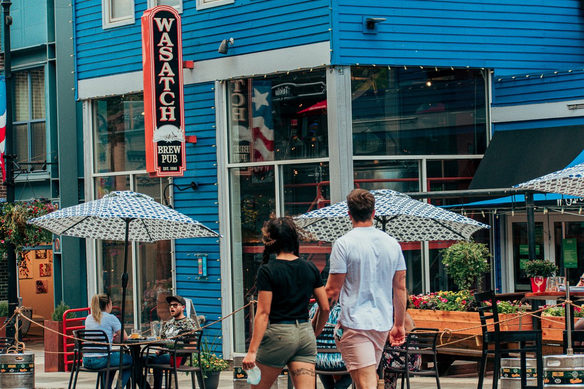 wasatchbeers's tweet photo. HAPPY FRIDAY FAM🙌  Weekends are for beers, burgers, and car-free Sundays on Main Street!  #ParkCity #WasatchPubs #WasatchBeers 

📷:  @viktorkrstev https://t.co/bKRjL1hXhY