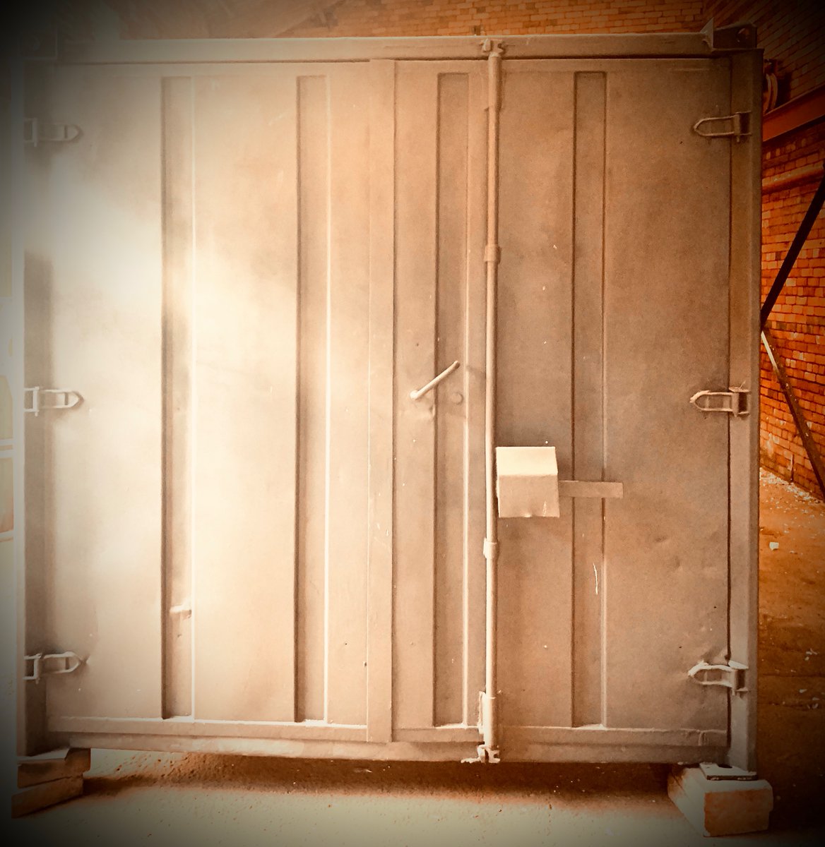 Satansglaze tweet media