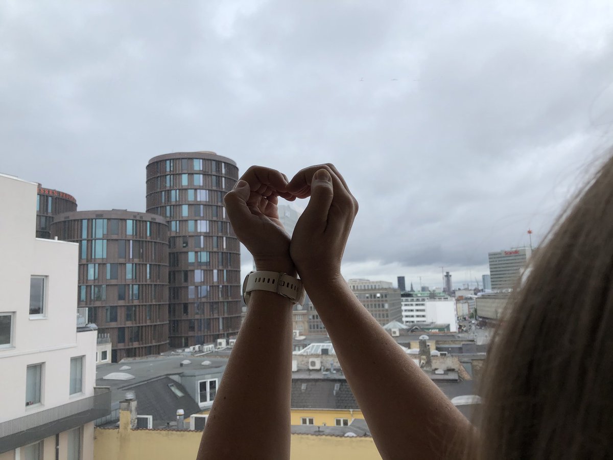Chicksisms's tweet photo. Introducing my #saviour @SAS who looked into the situation further, got the confirmation that I could fly and brought me to @GoVisitDenmark ❤️❤️ Not sure why @British_Airways couldn’t do that  #blurrybuilding #SASoffice https://t.co/ACnND8EJY1