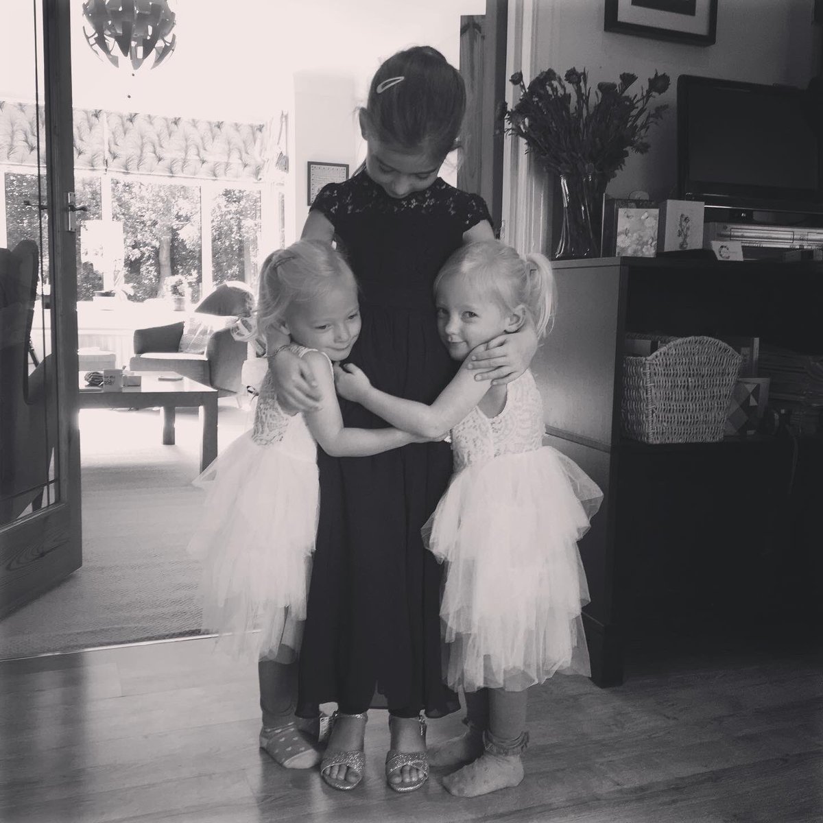 HarrietBarnes10's tweet photo. Today is your birthday Lol❤️ firsts are so tough not having you here however you fought with all your might, appreciated life for what it is and taught your girls to be there for each other. I will continue to do the same.
#LauraStephenson #bowelcanceruk #nobodysaiditwouldbeeasy https://t.co/Jx0oqeAq9v