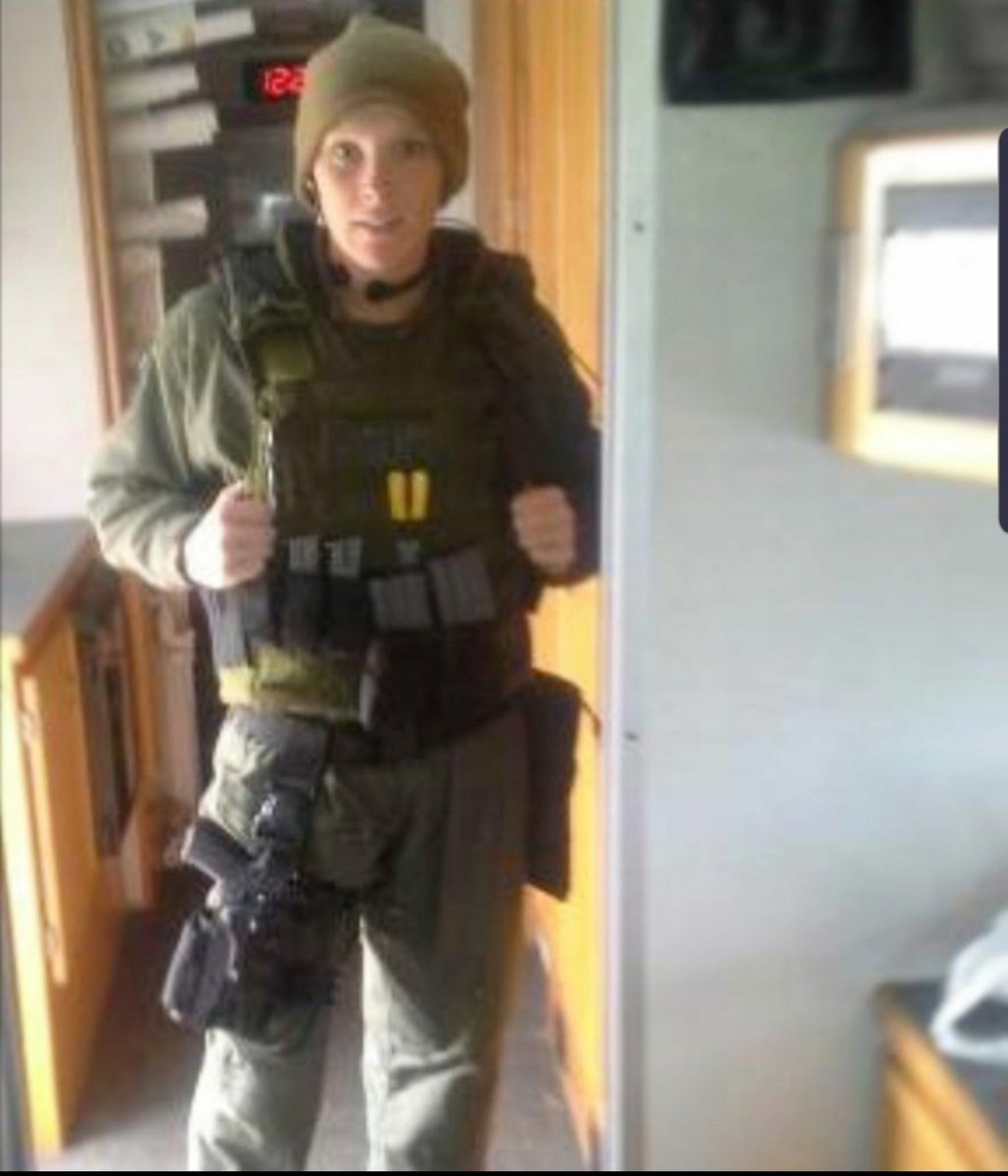 LimitlessMacey's tweet photo. You should see what I look like in a flight suit.  Might as well call me Leon. 💅 #YaNasty #StillClassy https://t.co/wlGX9ehPNK