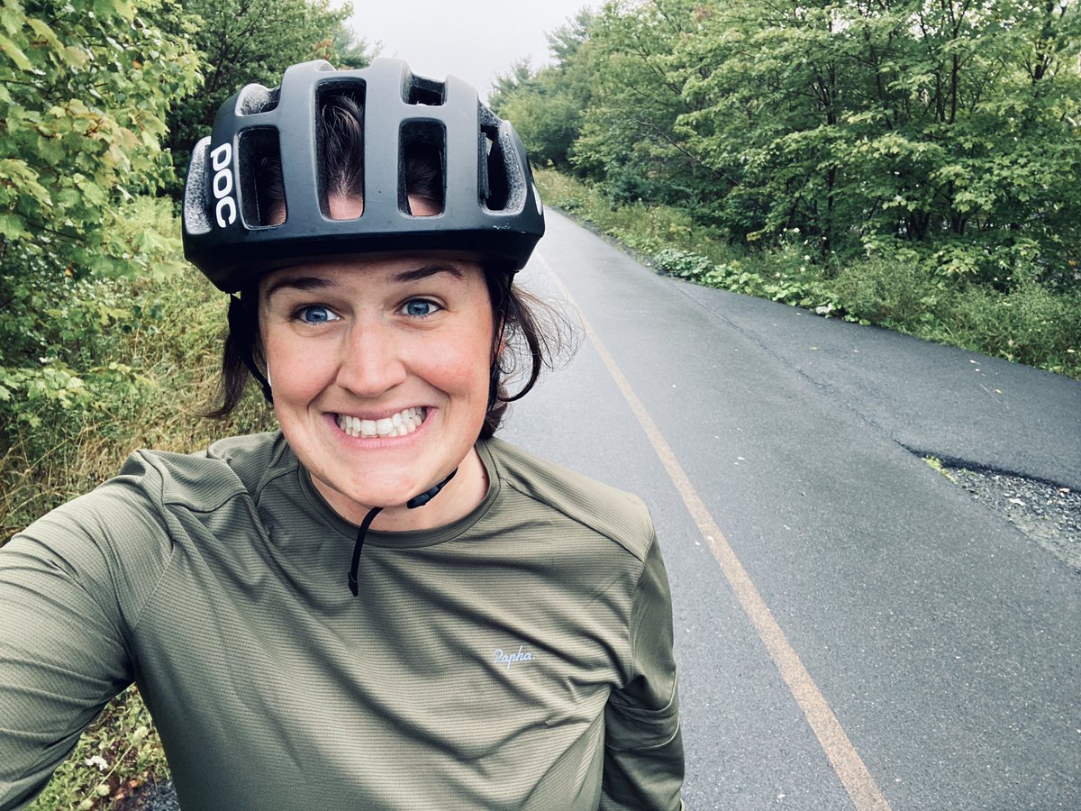 AshleyMartell4's tweet photo. The smile of a girl who’s signed off & in vacay mode! #seeyainaweek https://t.co/NX9KcZCipw