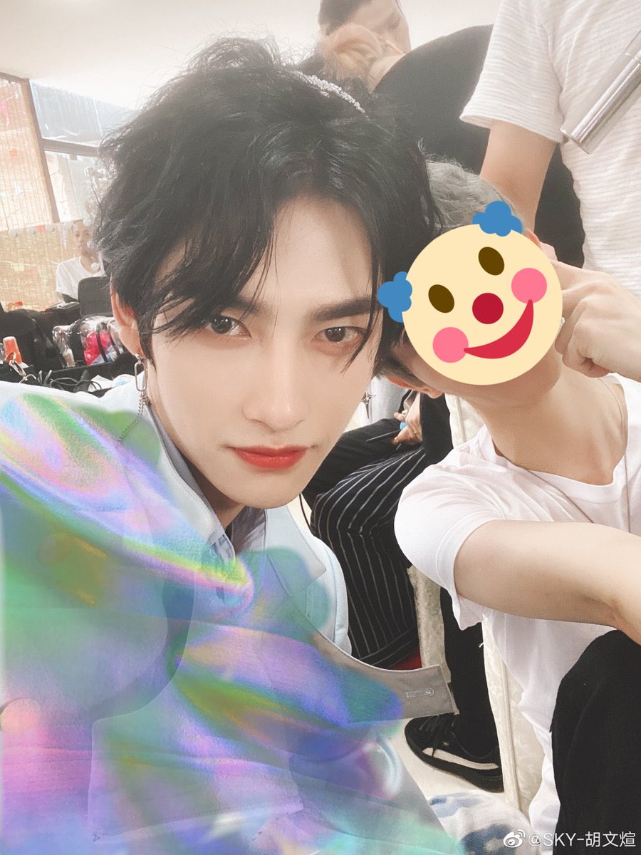 yuehuau's tweet photo. 200904 ღ wenxuan weibo update (1/3)

#wenxuan #huwenxuan #胡文煊  #desert5 #yuehua 
#少年之名 #WeAreYoung #WeAreYoung2020 #SKY https://t.co/DU53bn3yIg