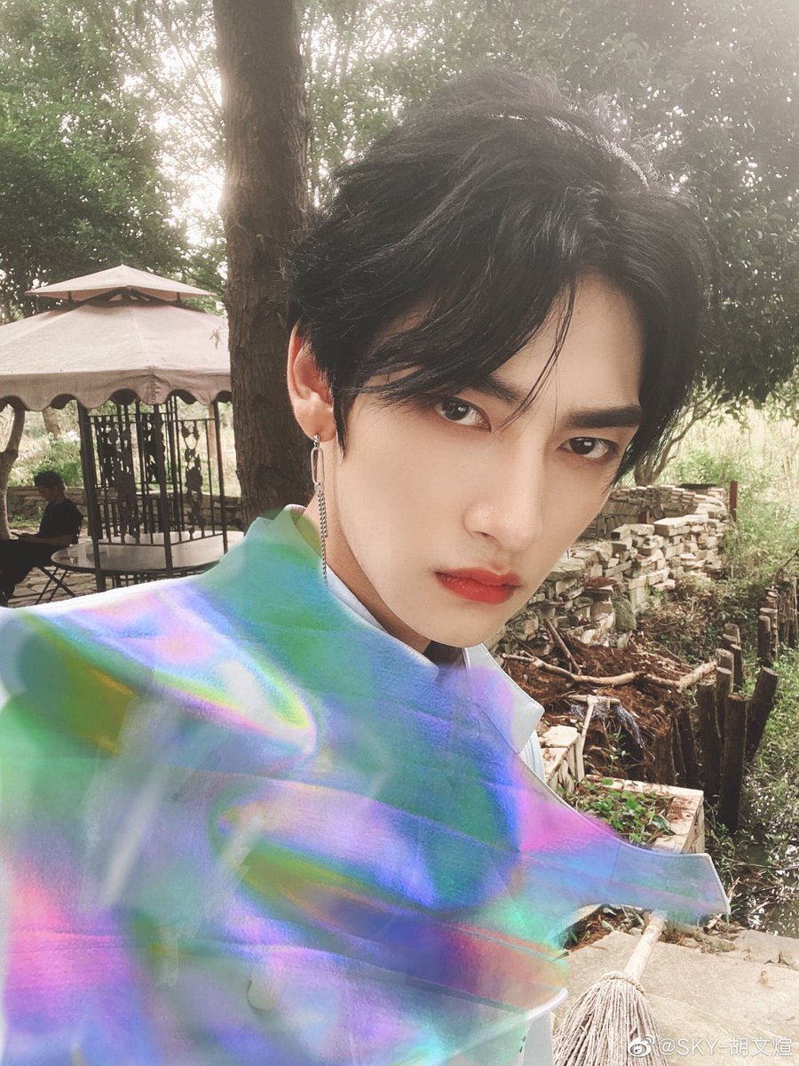 yuehuau's tweet photo. 200904 ღ wenxuan weibo update (2/3)

#wenxuan #huwenxuan #胡文煊  #desert5 #yuehua 
#少年之名 #WeAreYoung #WeAreYoung2020 #SKY https://t.co/2MNA0CipKs