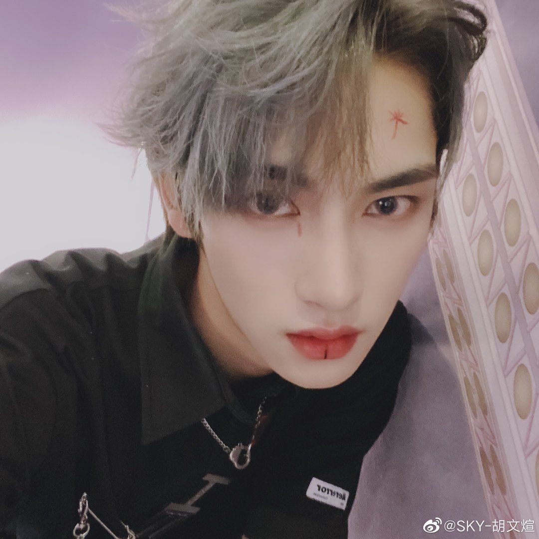 yuehuau's tweet photo. 200904 ღ wenxuan weibo update (3/3)

#wenxuan #huwenxuan #胡文煊  #desert5 #yuehua 
#少年之名 #WeAreYoung #WeAreYoung2020 #SKY https://t.co/BAk2RH2mND