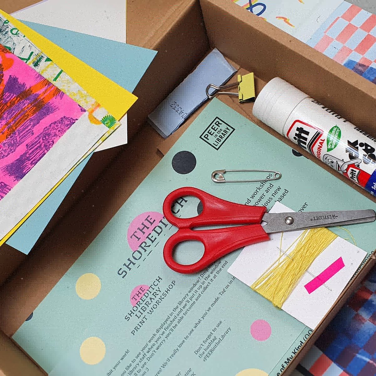 PEER_UK's tweet photo. This summer @oomkzine transformed #THESHOREDITCHLIBRARYPRINTWORKSHOP into brilliant, free activity packs for local residents & former workshop members. They have all gone, but download activity instructions here: https://t.co/8bnsaRpLDz #oomkzine #PEERintheLibrary @hackneylibs https://t.co/ZnJYYmYqsE