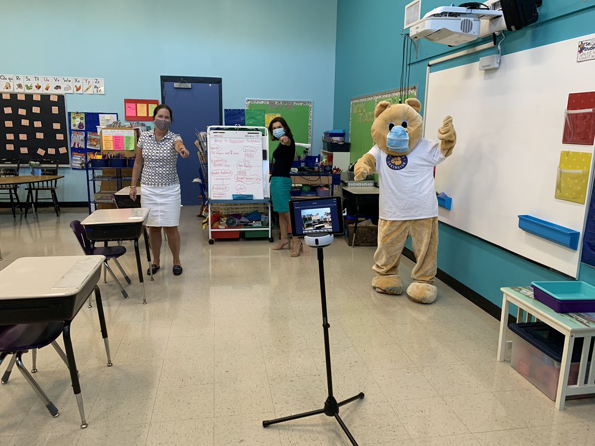 TMcBLiteracy's tweet photo. Starting the year off with our @swivl technology thanks to the generous grant from @lexedfoundation 👍🏻 ! @CorduckJenny @lisahsrhodes @lexingtonsuper @LPSProfLearn #lefgrant #bowmanschool #joyinlearning https://t.co/o3loGPPmtW