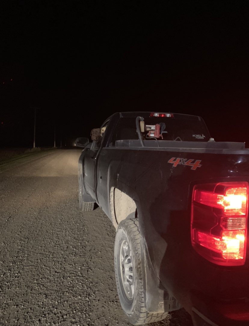 ❗️❗️STOLEN❗️❗️
Black 2015 Chevy 2500 with McNeil Farms sticker on back window. 
Pulling Featherlite Black Livestock Trailer
Stolen Near Glencoe,ON  
Please retweet!!!