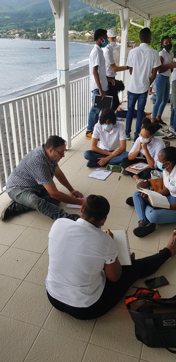 map_concept's tweet photo. Claude Cauquil en pleine démonstration avec les étudiants de DN MADe Graphisme & Espace #RDVNum20 @lpovanicet @acmartinique #rentreestudieuse https://t.co/a70J7KOWqZ