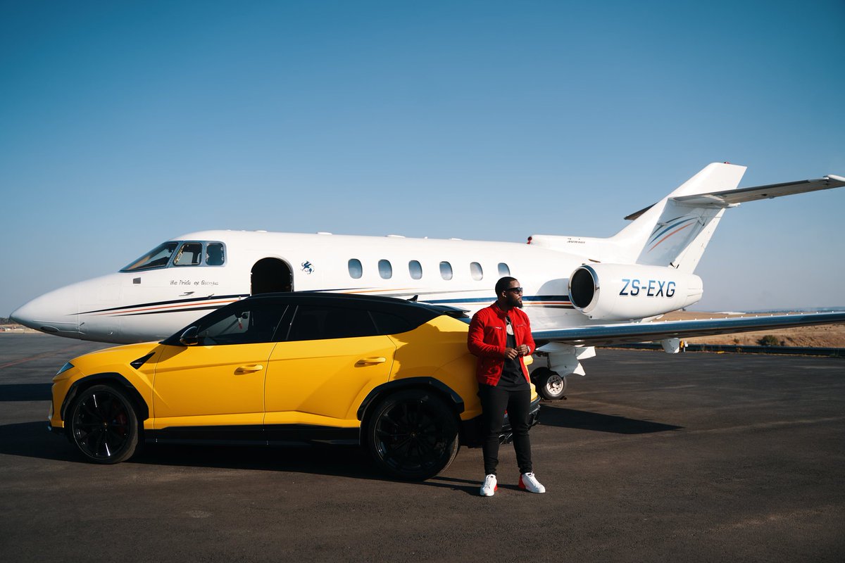 casspernyovest's tweet photo. 7 days till the big bird lands. #AMN the album : https://t.co/roIjILtgdo https://t.co/Dfi8SEgJsq